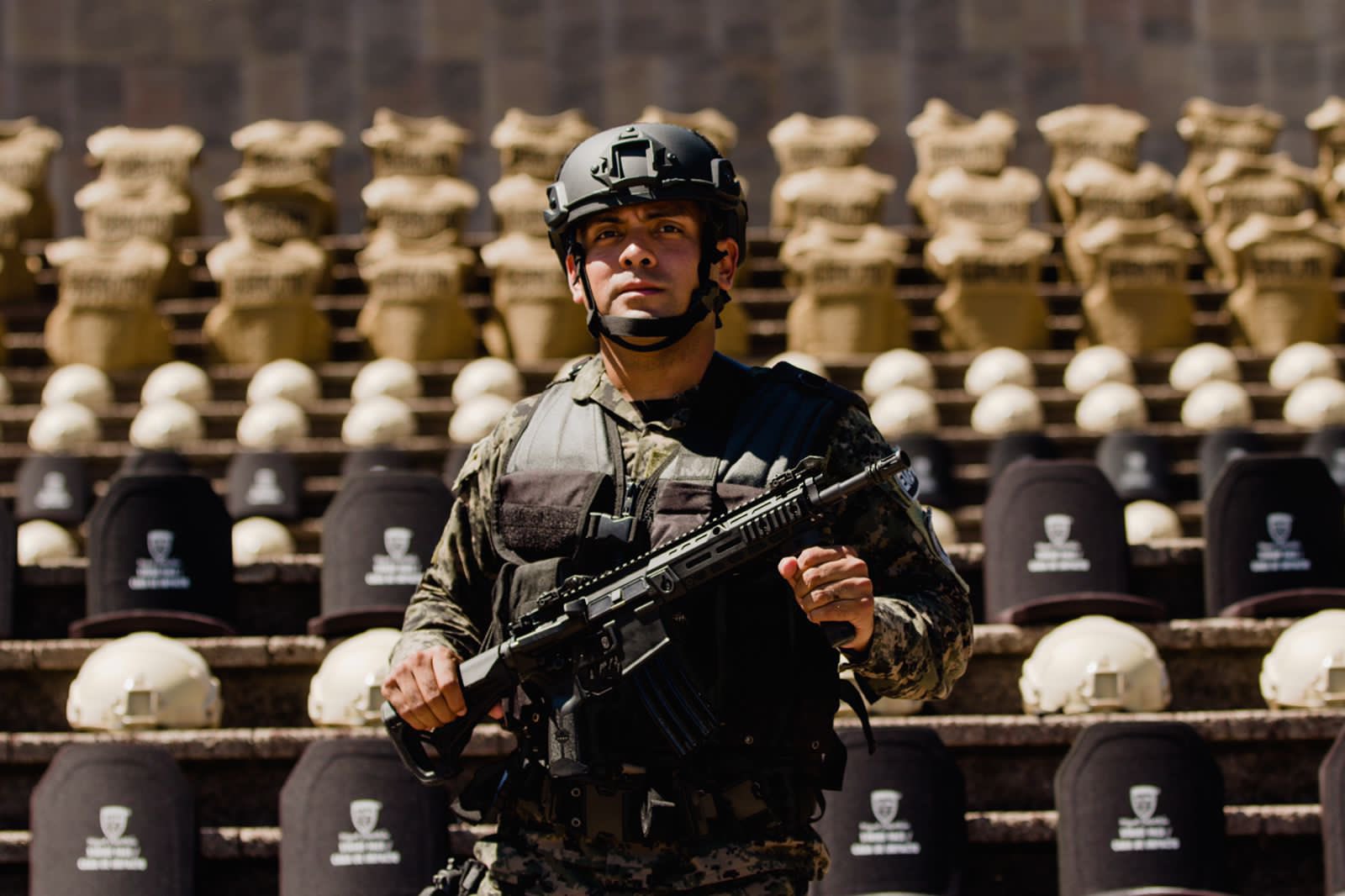 entregan-nuevo-equipo-de-proteccion-a-la-fuerza-armada